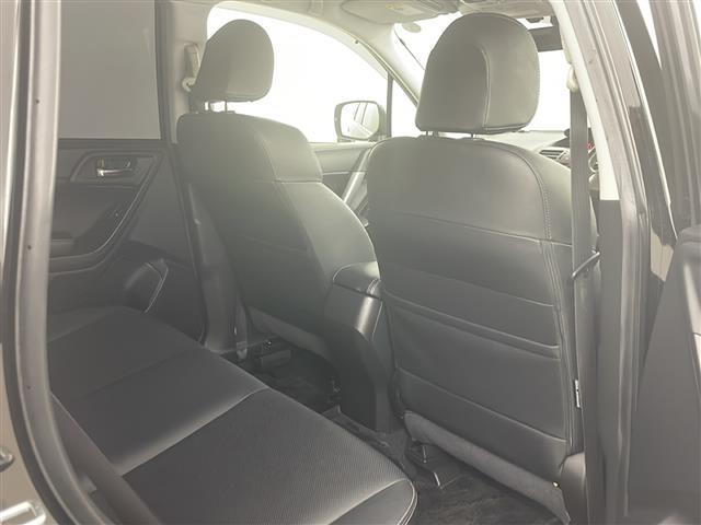 フォレスター ２．０ｉ－Ｓ　アイサイト　スマートキー＆プッシュスタート／社外ナビ（ＴＶ／ＢＴ／ＤＶＤ／ＣＤ）／バックカメラ／アイサイト／レザーシート／前席パワーシート＆シートヒーター／アイドリングストップ／パワーバックドア（10枚目）