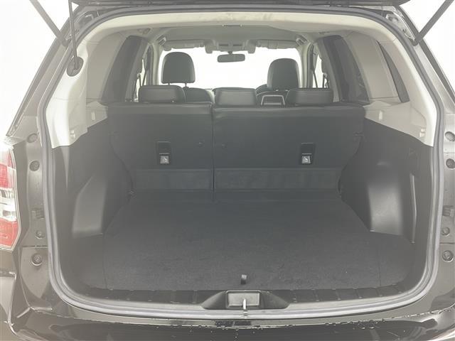 フォレスター ２．０ｉ－Ｓ　アイサイト　スマートキー＆プッシュスタート／社外ナビ（ＴＶ／ＢＴ／ＤＶＤ／ＣＤ）／バックカメラ／アイサイト／レザーシート／前席パワーシート＆シートヒーター／アイドリングストップ／パワーバックドア（16枚目）