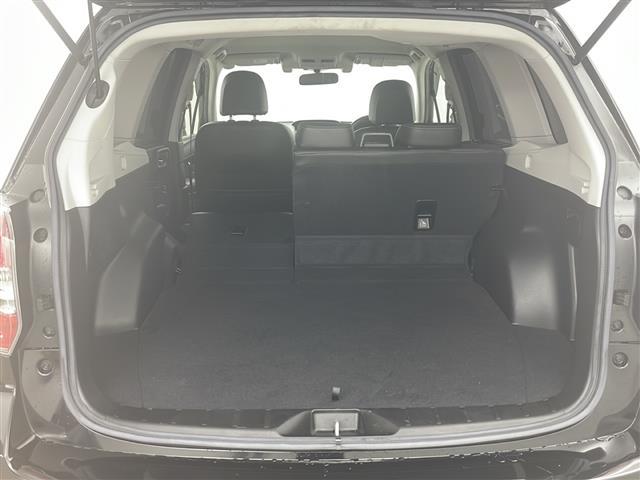 フォレスター ２．０ｉ－Ｓ　アイサイト　スマートキー＆プッシュスタート／社外ナビ（ＴＶ／ＢＴ／ＤＶＤ／ＣＤ）／バックカメラ／アイサイト／レザーシート／前席パワーシート＆シートヒーター／アイドリングストップ／パワーバックドア（17枚目）