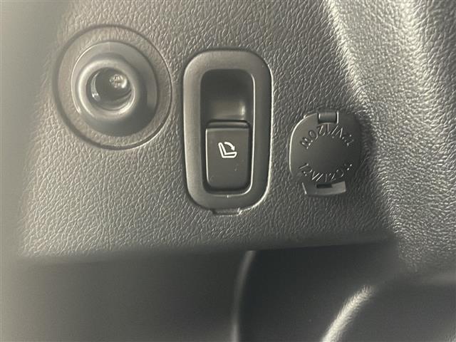 フォレスター ２．０ｉ－Ｓ　アイサイト　スマートキー＆プッシュスタート／社外ナビ（ＴＶ／ＢＴ／ＤＶＤ／ＣＤ）／バックカメラ／アイサイト／レザーシート／前席パワーシート＆シートヒーター／アイドリングストップ／パワーバックドア（30枚目）