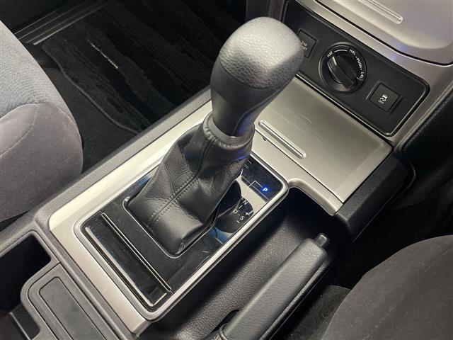 店頭在庫以外にも全国約４万台※の在庫から、ぴったりな１台をご提案します！※２０２３年１０月現在の在庫台数です。売約済の可能性があります。