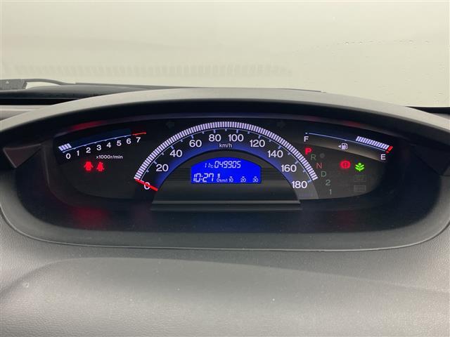 フリード Ｇ　ジャストセレクション　・４ＷＤ・ワンオーナー・寒冷地仕様・純正ナビ＆ＴＶ＆ＣＤ＆ＤＶＤ＆ＢＴ・片側パワースライドドア・バックカメラ・ビルトインＥＴＣ・ＨＩＤヘッドライト・オートライト・スマートキー・スペアキー（9枚目）