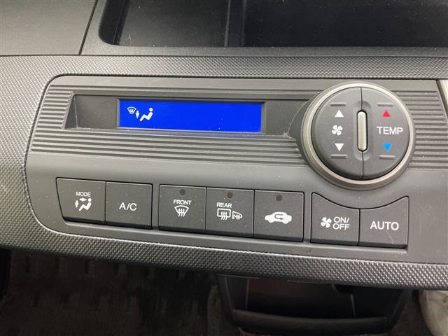 フリード Ｇ　ジャストセレクション　・４ＷＤ・ワンオーナー・寒冷地仕様・純正ナビ＆ＴＶ＆ＣＤ＆ＤＶＤ＆ＢＴ・片側パワースライドドア・バックカメラ・ビルトインＥＴＣ・ＨＩＤヘッドライト・オートライト・スマートキー・スペアキー（13枚目）