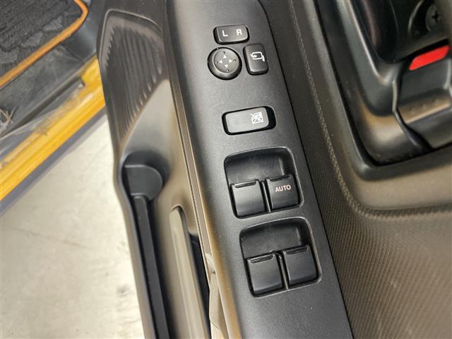 スペーシアギア ハイブリッドＸＺ　ターボ　デュアルカメラブレーキサポート　レーダークルコン　レーンキープアシスト　横滑り防止装置　パドルシフト　前席シートヒーター　両側パワースライドドア　ＬＥＤヘッドライト　オートライト　スマートキー（21枚目）