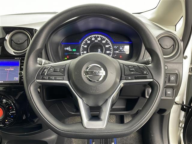 ノート ｅ－パワー　Ｘ　シーギア　純正ナビ＆ＣＤ＆ＤＶＤ＆ＳＤ＆ＵＳＢ＆ＢＴ＆ＴＶ＆ｉＰｏｄ　レーダークルーズコントロール　バックカメラ　全方位カメラ　横滑り防止装置　衝突被害軽減ブレーキ　ステアリングスイッチ　ＬＥＤヘッドライト（10枚目）