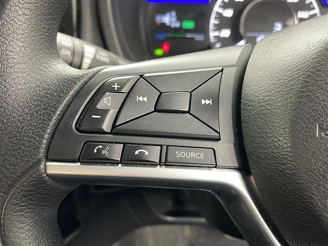 ノート ｅ－パワー　Ｘ　シーギア　純正ナビ＆ＣＤ＆ＤＶＤ＆ＳＤ＆ＵＳＢ＆ＢＴ＆ＴＶ＆ｉＰｏｄ　レーダークルーズコントロール　バックカメラ　全方位カメラ　横滑り防止装置　衝突被害軽減ブレーキ　ステアリングスイッチ　ＬＥＤヘッドライト（11枚目）