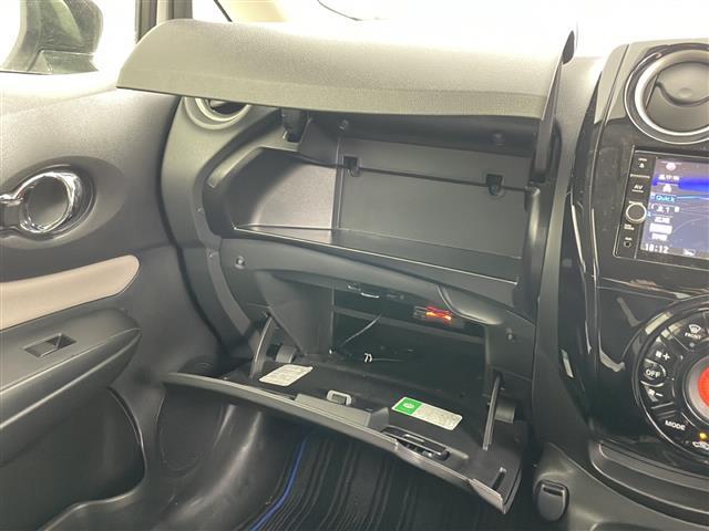 ノート ｅ－パワー　Ｘ　シーギア　純正ナビ＆ＣＤ＆ＤＶＤ＆ＳＤ＆ＵＳＢ＆ＢＴ＆ＴＶ＆ｉＰｏｄ　レーダークルーズコントロール　バックカメラ　全方位カメラ　横滑り防止装置　衝突被害軽減ブレーキ　ステアリングスイッチ　ＬＥＤヘッドライト（20枚目）