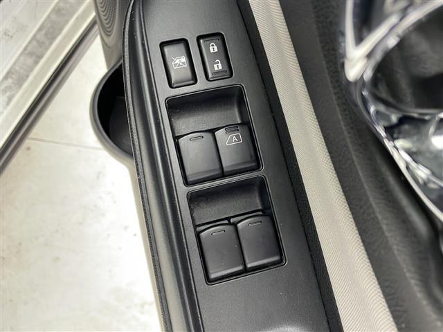 ノート ｅ－パワー　Ｘ　シーギア　純正ナビ＆ＣＤ＆ＤＶＤ＆ＳＤ＆ＵＳＢ＆ＢＴ＆ＴＶ＆ｉＰｏｄ　レーダークルーズコントロール　バックカメラ　全方位カメラ　横滑り防止装置　衝突被害軽減ブレーキ　ステアリングスイッチ　ＬＥＤヘッドライト（21枚目）