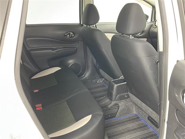 ノート ｅ－パワー　Ｘ　シーギア　純正ナビ＆ＣＤ＆ＤＶＤ＆ＳＤ＆ＵＳＢ＆ＢＴ＆ＴＶ＆ｉＰｏｄ　レーダークルーズコントロール　バックカメラ　全方位カメラ　横滑り防止装置　衝突被害軽減ブレーキ　ステアリングスイッチ　ＬＥＤヘッドライト（24枚目）