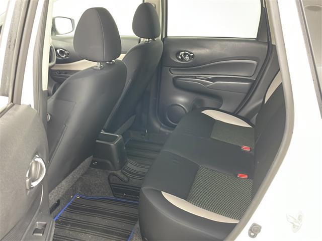 ノート ｅ－パワー　Ｘ　シーギア　純正ナビ＆ＣＤ＆ＤＶＤ＆ＳＤ＆ＵＳＢ＆ＢＴ＆ＴＶ＆ｉＰｏｄ　レーダークルーズコントロール　バックカメラ　全方位カメラ　横滑り防止装置　衝突被害軽減ブレーキ　ステアリングスイッチ　ＬＥＤヘッドライト（28枚目）