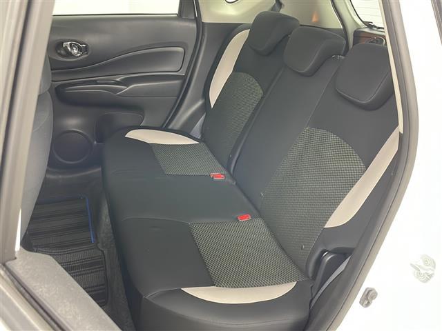 ノート ｅ－パワー　Ｘ　シーギア　純正ナビ＆ＣＤ＆ＤＶＤ＆ＳＤ＆ＵＳＢ＆ＢＴ＆ＴＶ＆ｉＰｏｄ　レーダークルーズコントロール　バックカメラ　全方位カメラ　横滑り防止装置　衝突被害軽減ブレーキ　ステアリングスイッチ　ＬＥＤヘッドライト（29枚目）