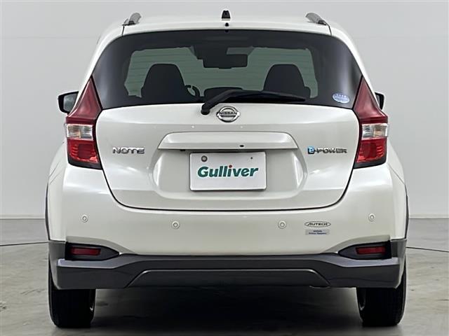 ノート ｅ－パワー　Ｘ　シーギア　純正ナビ＆ＣＤ＆ＤＶＤ＆ＳＤ＆ＵＳＢ＆ＢＴ＆ＴＶ＆ｉＰｏｄ　レーダークルーズコントロール　バックカメラ　全方位カメラ　横滑り防止装置　衝突被害軽減ブレーキ　ステアリングスイッチ　ＬＥＤヘッドライト（35枚目）