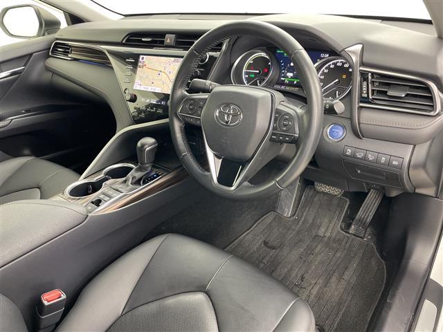 カムリ Ｇレザーパッケージ　純正ディスプレイオーディオ　ナビ　バックカメラ　トヨタセーフティセンス　アダプティブクルーズコントロール　ブラインドスポットモニター　横滑り防止装置　ヘッドアップディスプレイ　モデリスタフルエアロ（22枚目）