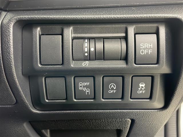 インプレッサスポーツ ２．０ｉ－Ｓアイサイト　４ＷＤ　純正ナビ　バックカメラ　アイサイト　アダプティブクルーズコントロール　・ブラインドスポットモニター　アイドリングストップ　パドルシフト　ドアミラーヒーター　前席パワーシート　オートライト（16枚目）