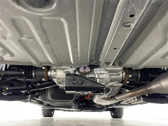 ヴォクシー ハイブリッドＳ－Ｚ　４ＷＤ　トヨタセーフティセンス　レーダークルーズコントロール　ブラインドスポットモニター　純正ナビ　全方位カメラ　両側パワスラ　純正フリップダウンモニター　ハーフレザーシート　前席シートヒーター（6枚目）