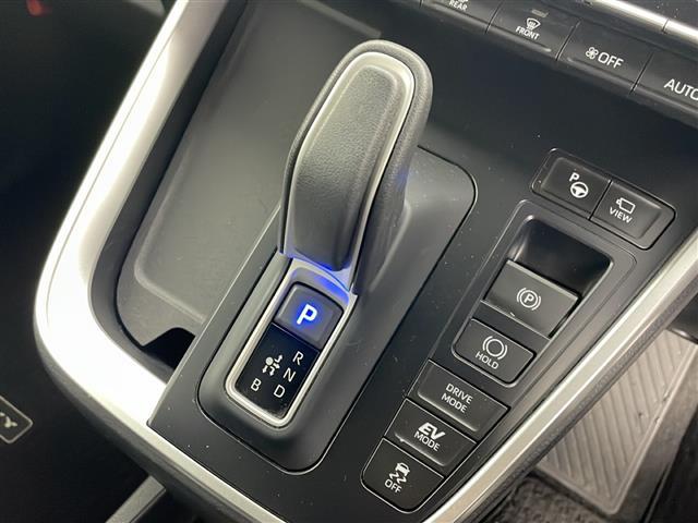 ヴォクシー ハイブリッドＳ－Ｚ　４ＷＤ　トヨタセーフティセンス　レーダークルーズコントロール　ブラインドスポットモニター　純正ナビ　全方位カメラ　両側パワスラ　純正フリップダウンモニター　ハーフレザーシート　前席シートヒーター（14枚目）