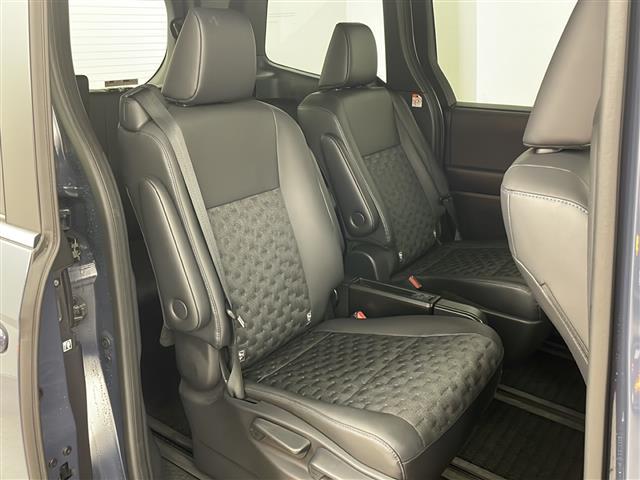 ヴォクシー ハイブリッドＳ－Ｚ　４ＷＤ　トヨタセーフティセンス　レーダークルーズコントロール　ブラインドスポットモニター　純正ナビ　全方位カメラ　両側パワスラ　純正フリップダウンモニター　ハーフレザーシート　前席シートヒーター（23枚目）