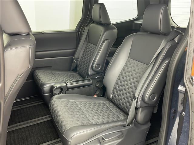 ヴォクシー ハイブリッドＳ－Ｚ　４ＷＤ　トヨタセーフティセンス　レーダークルーズコントロール　ブラインドスポットモニター　純正ナビ　全方位カメラ　両側パワスラ　純正フリップダウンモニター　ハーフレザーシート　前席シートヒーター（27枚目）