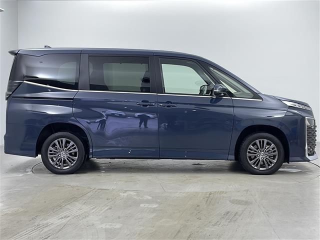 ヴォクシー ハイブリッドＳ－Ｚ　４ＷＤ　トヨタセーフティセンス　レーダークルーズコントロール　ブラインドスポットモニター　純正ナビ　全方位カメラ　両側パワスラ　純正フリップダウンモニター　ハーフレザーシート　前席シートヒーター（35枚目）