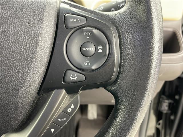 フリード Ｇ・ホンダセンシング　４ＷＤ　寒冷地　ホンダセンシング　アダプティブクルーズコントロール　横滑り防止装置　レーンキープアシスト　純正ナビ　バックカメラ　純正フリップダウンモニター　両側パワースライドドア　前席シートヒーター（11枚目）