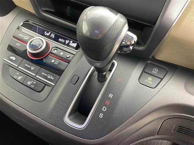 フリード Ｇ・ホンダセンシング　４ＷＤ　寒冷地　ホンダセンシング　アダプティブクルーズコントロール　横滑り防止装置　レーンキープアシスト　純正ナビ　バックカメラ　純正フリップダウンモニター　両側パワースライドドア　前席シートヒーター（14枚目）