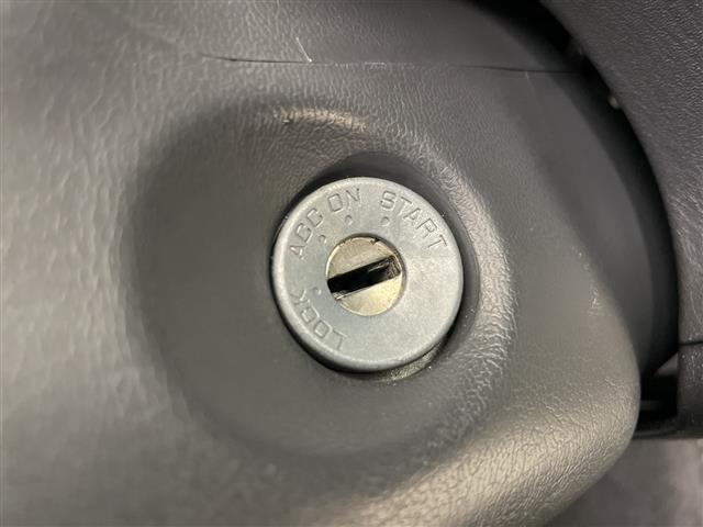 ジムニー ランドベンチャー　４ＷＤ　社外ナビ（ＭＡＸ５００）　ＣＤ／ワンセグＴＶ　ハーフレザーシート　Ｄ席シートヒーター　ルーフレール　社外ＬＥＤヘッドライト　ドアミラーヒーター（15枚目）