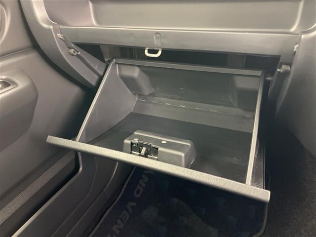 ジムニー ランドベンチャー　４ＷＤ　社外ナビ（ＭＡＸ５００）　ＣＤ／ワンセグＴＶ　ハーフレザーシート　Ｄ席シートヒーター　ルーフレール　社外ＬＥＤヘッドライト　ドアミラーヒーター（19枚目）