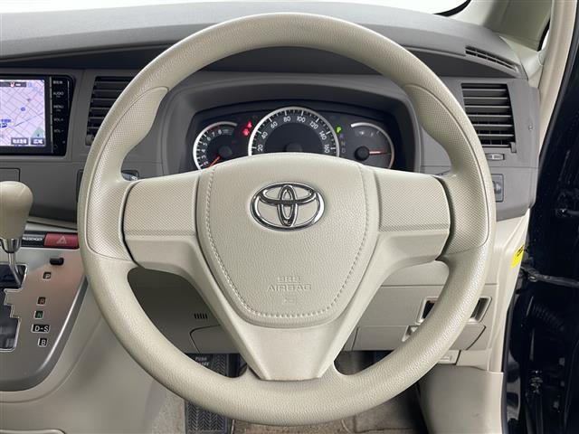 アイシス Ｌ　横滑り防止　スマートキー　プッシュスタート　社外ドライブレコーダー（10枚目）