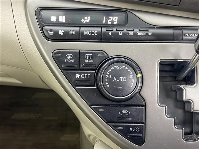 アイシス Ｌ　横滑り防止　スマートキー　プッシュスタート　社外ドライブレコーダー（12枚目）