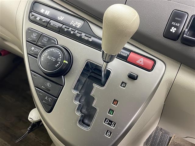 アイシス Ｌ　横滑り防止　スマートキー　プッシュスタート　社外ドライブレコーダー（13枚目）