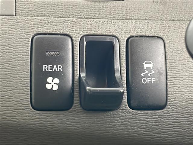 アイシス Ｌ　横滑り防止　スマートキー　プッシュスタート　社外ドライブレコーダー（16枚目）