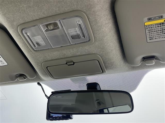 アイシス Ｌ　横滑り防止　スマートキー　プッシュスタート　社外ドライブレコーダー（18枚目）