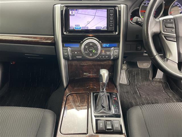 マークＸ ２５０Ｇ　Ｆｏｕｒ　４ＷＤ・寒冷地仕様・純正ＳＤナビ＆ＴＶ＆ＢＴ＆ＣＤ＆ＤＶＤ・衝突軽減ブレーキ・レーンキープアシスト・レーダークルーズコントロール・ステアリングスイッチ・ミラーヒーター・Ｇエンスタ・夏冬タイヤ（11枚目）