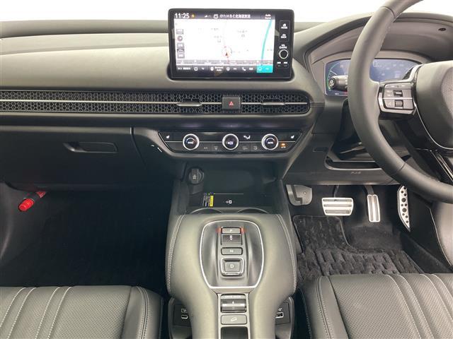 ＺＲ－Ｖ ｅ：ＨＥＶ　Ｚ特別仕様車ブラックスタイル　・４ＷＤ・寒冷地仕様・純正ナビ・ＢＯＳＥサウンド・全方位モニター・パワーバックドア・ホンダセンシング・レーダークルーズコントロール・ブラインドスポットモニター・前席パワーシート・前席シートヒーター（12枚目）