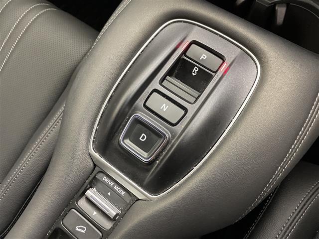 ＺＲ－Ｖ ｅ：ＨＥＶ　Ｚ特別仕様車ブラックスタイル　・４ＷＤ・寒冷地仕様・純正ナビ・ＢＯＳＥサウンド・全方位モニター・パワーバックドア・ホンダセンシング・レーダークルーズコントロール・ブラインドスポットモニター・前席パワーシート・前席シートヒーター（14枚目）