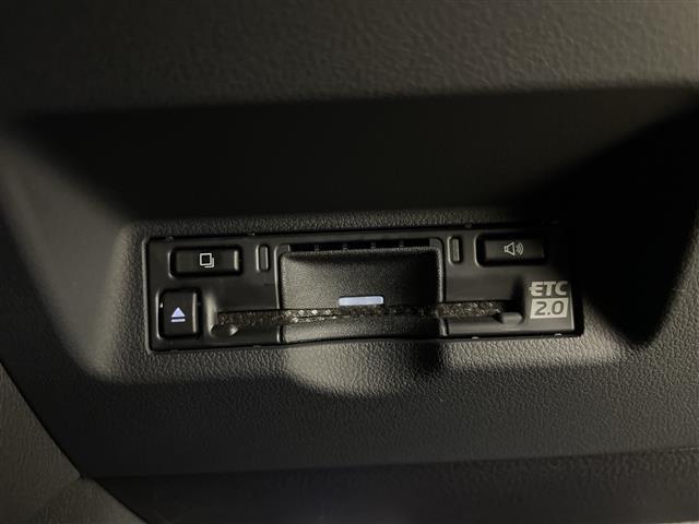 ヴェルファイアハイブリッド エグゼクティブラウンジ　・ワンオーナー・４ＷＤ・寒冷地仕様・ＪＢＬサウンドナビ・全方位モニター・モデリスタエアロ・パワーバックドア・両側パワースライドドア・ガラスルーフ・リアエンターテインメントシステム・純正フリップダウン（17枚目）