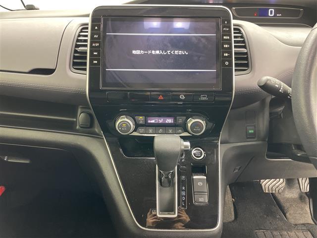 セレナ ハイウェイスター　Ｖ　・４ＷＤ・寒冷地仕様・純正ナビ・プロパイロット・純正フリップダウンモニター・全方位カメラ・両側パワースライドドア・レーダークルーズコントロール・衝突軽減ブレーキ・純正前後ドライブレコーダー　夏冬タイヤ（11枚目）