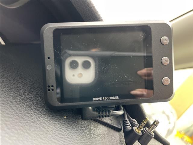 セレナ ハイウェイスター　Ｖ　・４ＷＤ・寒冷地仕様・純正ナビ・プロパイロット・純正フリップダウンモニター・全方位カメラ・両側パワースライドドア・レーダークルーズコントロール・衝突軽減ブレーキ・純正前後ドライブレコーダー　夏冬タイヤ（15枚目）