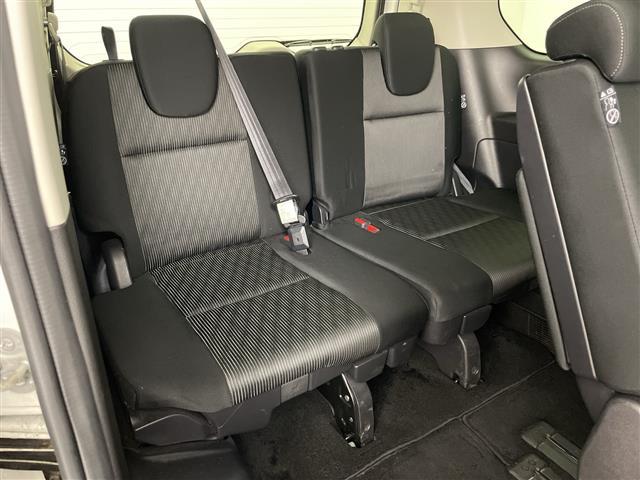 セレナ ハイウェイスター　Ｖ　・４ＷＤ・寒冷地仕様・純正ナビ・プロパイロット・純正フリップダウンモニター・全方位カメラ・両側パワースライドドア・レーダークルーズコントロール・衝突軽減ブレーキ・純正前後ドライブレコーダー　夏冬タイヤ（24枚目）