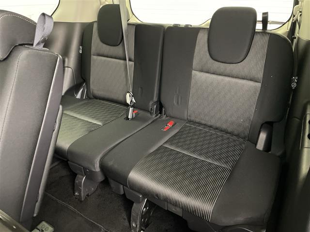 セレナ ハイウェイスター　Ｖ　・４ＷＤ・寒冷地仕様・純正ナビ・プロパイロット・純正フリップダウンモニター・全方位カメラ・両側パワースライドドア・レーダークルーズコントロール・衝突軽減ブレーキ・純正前後ドライブレコーダー　夏冬タイヤ（28枚目）