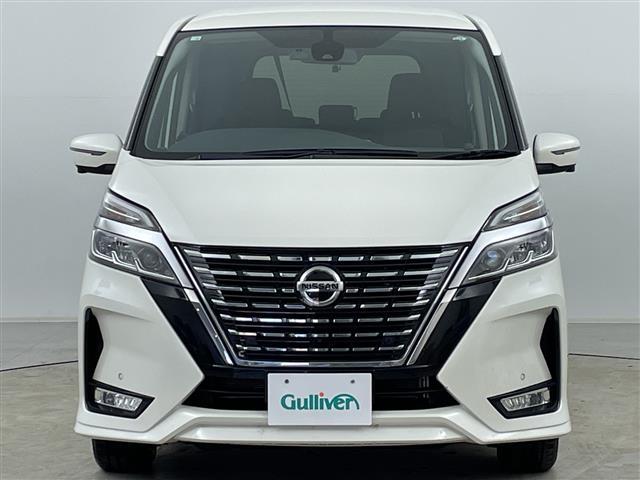 セレナ ハイウェイスター　Ｖ　・４ＷＤ・寒冷地仕様・純正ナビ・プロパイロット・純正フリップダウンモニター・全方位カメラ・両側パワースライドドア・レーダークルーズコントロール・衝突軽減ブレーキ・純正前後ドライブレコーダー　夏冬タイヤ（33枚目）