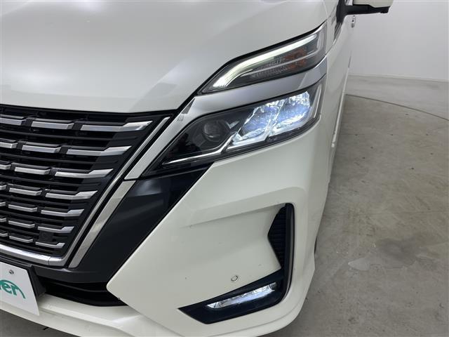 セレナ ハイウェイスター　Ｖ　・４ＷＤ・寒冷地仕様・純正ナビ・プロパイロット・純正フリップダウンモニター・全方位カメラ・両側パワースライドドア・レーダークルーズコントロール・衝突軽減ブレーキ・純正前後ドライブレコーダー　夏冬タイヤ（38枚目）