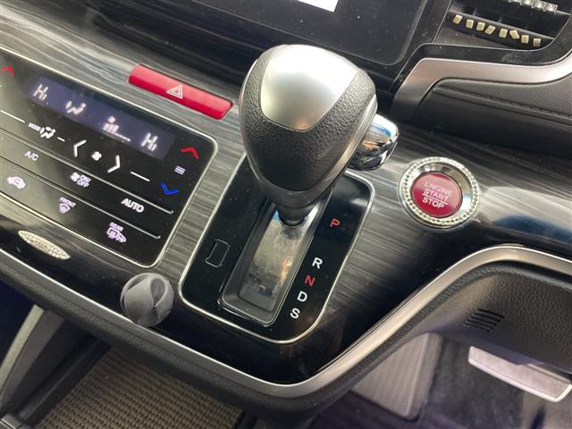 オデッセイ アブソルート・ＥＸ　・ワンオーナー・４ＷＤ・寒冷地仕様・純正ナビ・バックカメラ・両側パワースライドドア・クルーズコントロール・ブラインドスポットモニター・ハーフレザーシート・ドアミラーヒーター・ビルトインＥＴＣ（13枚目）