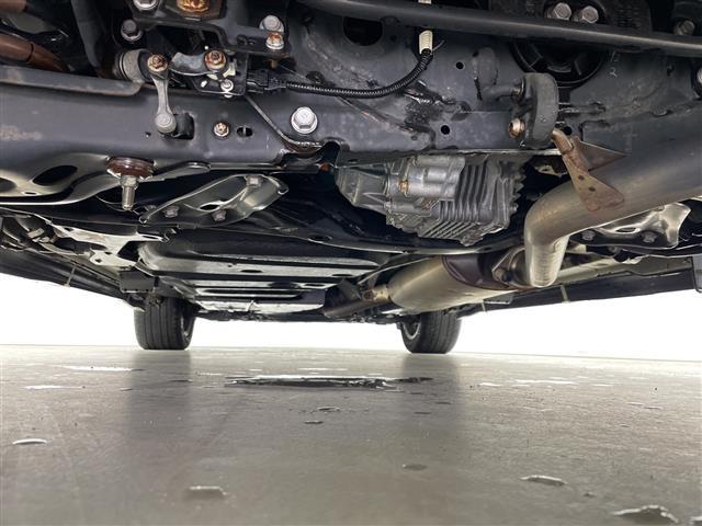 ハリアーハイブリッド プレミアム　スタイルモーヴ　４ＷＤ　モデリスタエアロ（フロント，サイド，リア）　社外ナビ　バックカメラ　パワーバックドア　クルーズコントロール　ハーフレザーシート　Ｄ席シートメモリー　前席パワーシート　前席シートヒーター　ＥＴＣ（7枚目）