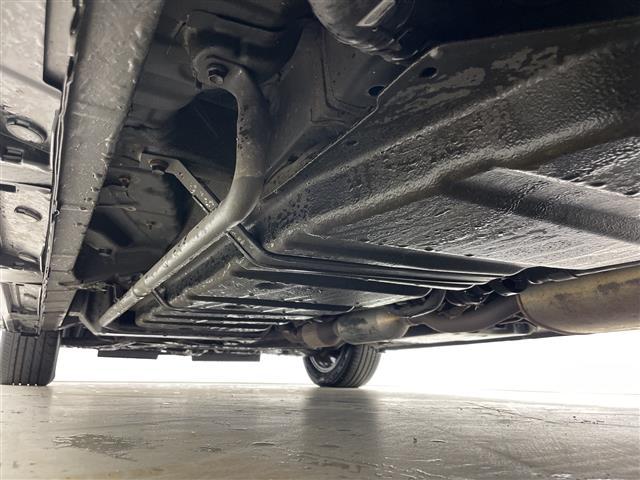 ヴォクシー ZS 煌II 4WD 寒冷地仕様 純正ナビ バックカメラ 両側パワースライド 純正フリップダウンモニター クルーズコントロール ビルトインETC 純正ドライブレコーダー LEDヘッドライト オートライト(8枚目)