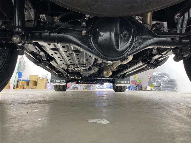 ハイラックス Z ブラックラリーエディション 4WD 寒冷地仕様 社外ナビ バック,左サイド,フロントカメラ トヨタセーフティセンス レーンディパーチャーアラート アダプティブクルーズコントロール フロントワイパーデアイサー ドアミラーヒーター(6枚目)