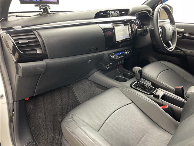 ハイラックス Z ブラックラリーエディション 4WD 寒冷地仕様 社外ナビ バック,左サイド,フロントカメラ トヨタセーフティセンス レーンディパーチャーアラート アダプティブクルーズコントロール フロントワイパーデアイサー ドアミラーヒーター(26枚目)