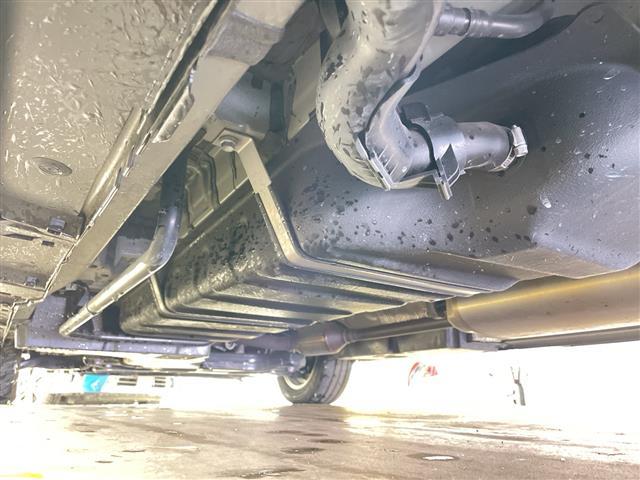 ノア ハイブリッドS-Z ・4WD・純正ナビ・バックカメラ・両側パワースライドドア・純正フリップダウンモニター・パワーバックドア・トヨタセーフティセンス・レーダークルーズコントロール・ハーフレザーシート・シートヒーター(8枚目)