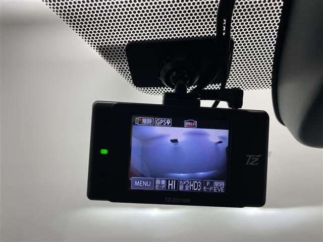 ノア ハイブリッドS-Z ・4WD・純正ナビ・バックカメラ・両側パワースライドドア・純正フリップダウンモニター・パワーバックドア・トヨタセーフティセンス・レーダークルーズコントロール・ハーフレザーシート・シートヒーター(17枚目)