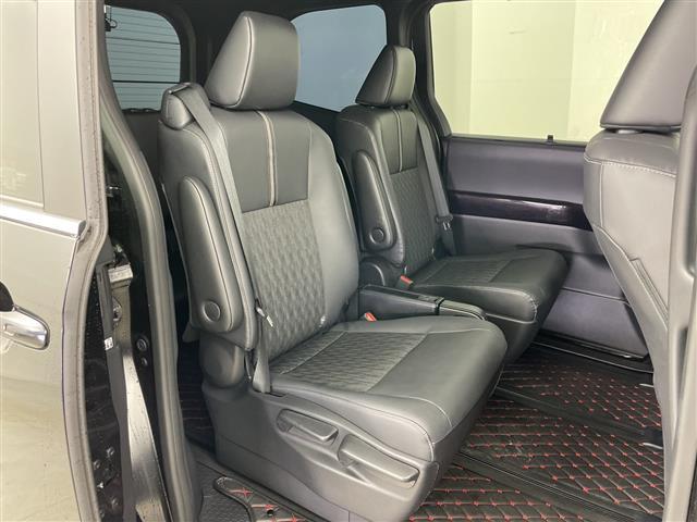 ノア ハイブリッドS-Z ・4WD・純正ナビ・バックカメラ・両側パワースライドドア・純正フリップダウンモニター・パワーバックドア・トヨタセーフティセンス・レーダークルーズコントロール・ハーフレザーシート・シートヒーター(24枚目)